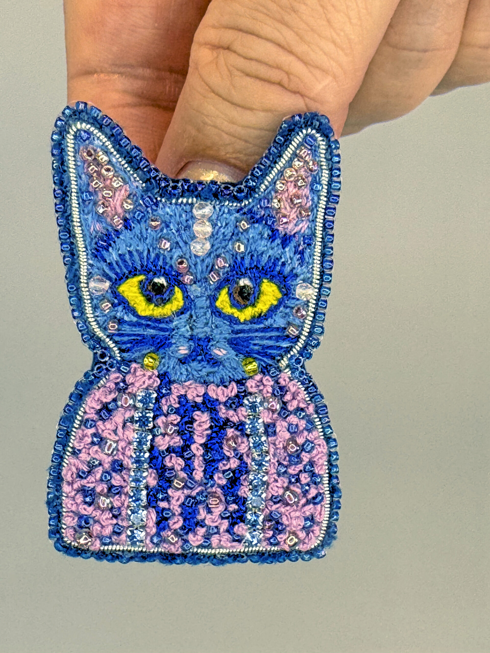 Hand-Embroidered Beaded Cat Brooch, Whimsical Animal Jewelry Gift - Image 2
