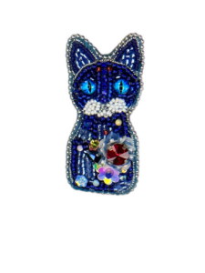 Brooch cat, Handmade Blue Cat Brooch, Beaded Cat Brooch, Hand Embroidered Animal Jewelry, Gift for Cat Lovers, Embroidered Brooch cat, Whimsical Cat Brooch, Sparkling Blue Brooch — lifestyle photo