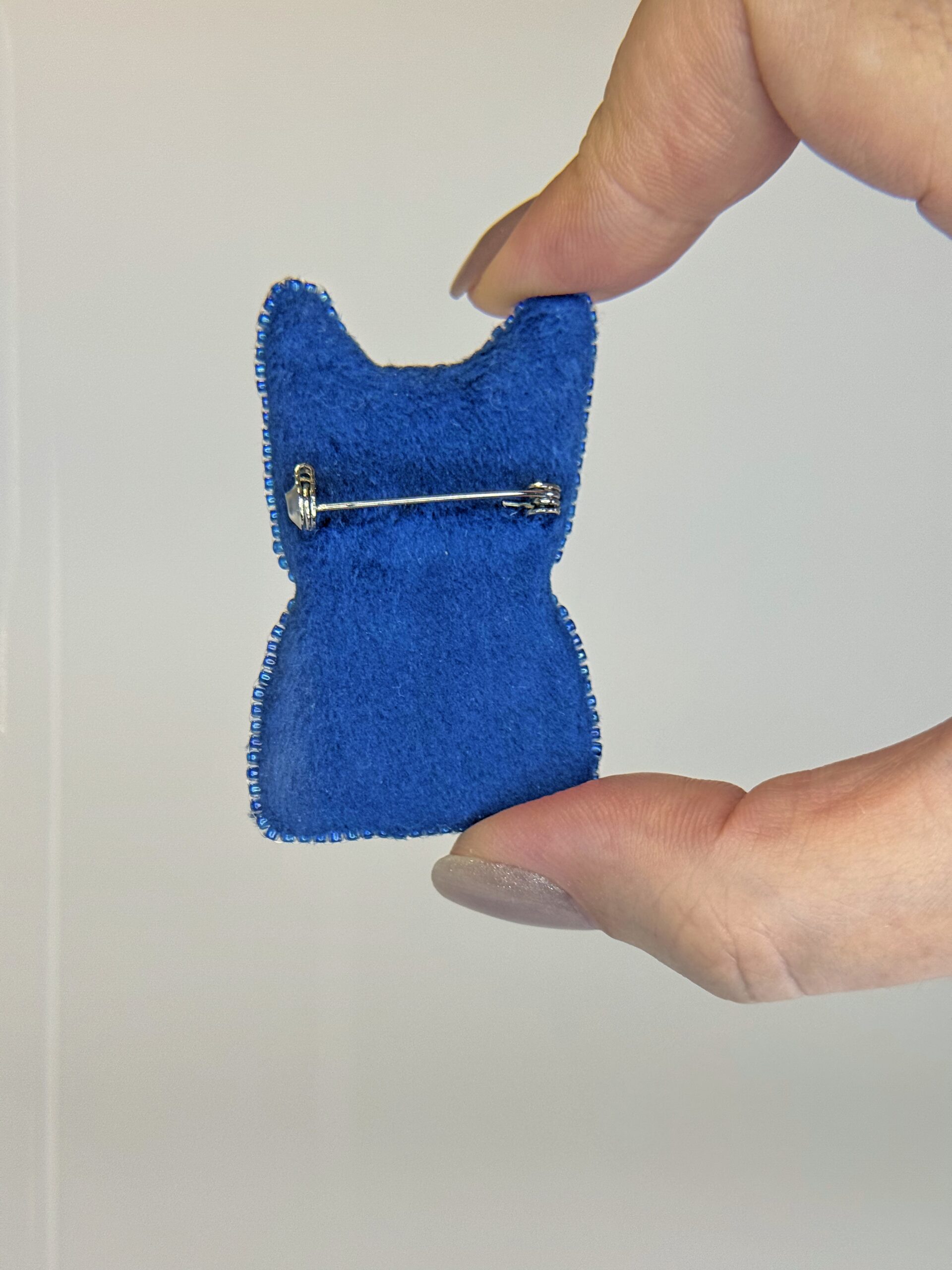 Hand-Embroidered Beaded Cat Brooch, Whimsical Animal Jewelry Gift - Image 9