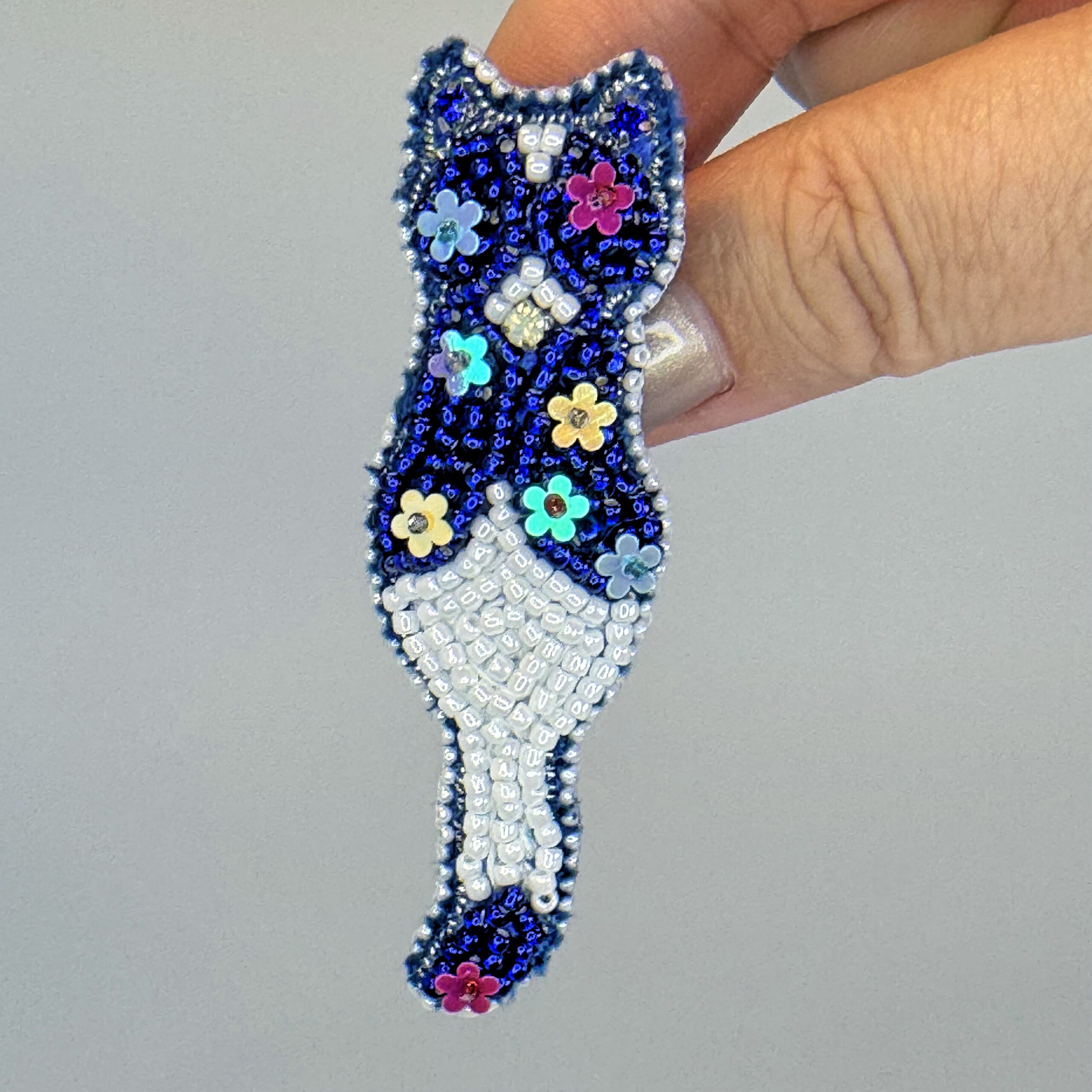 Floral Cat Brooch, Beaded Cat Pin with Flowers, Handmade Whimsical Cat Gift - Image 4