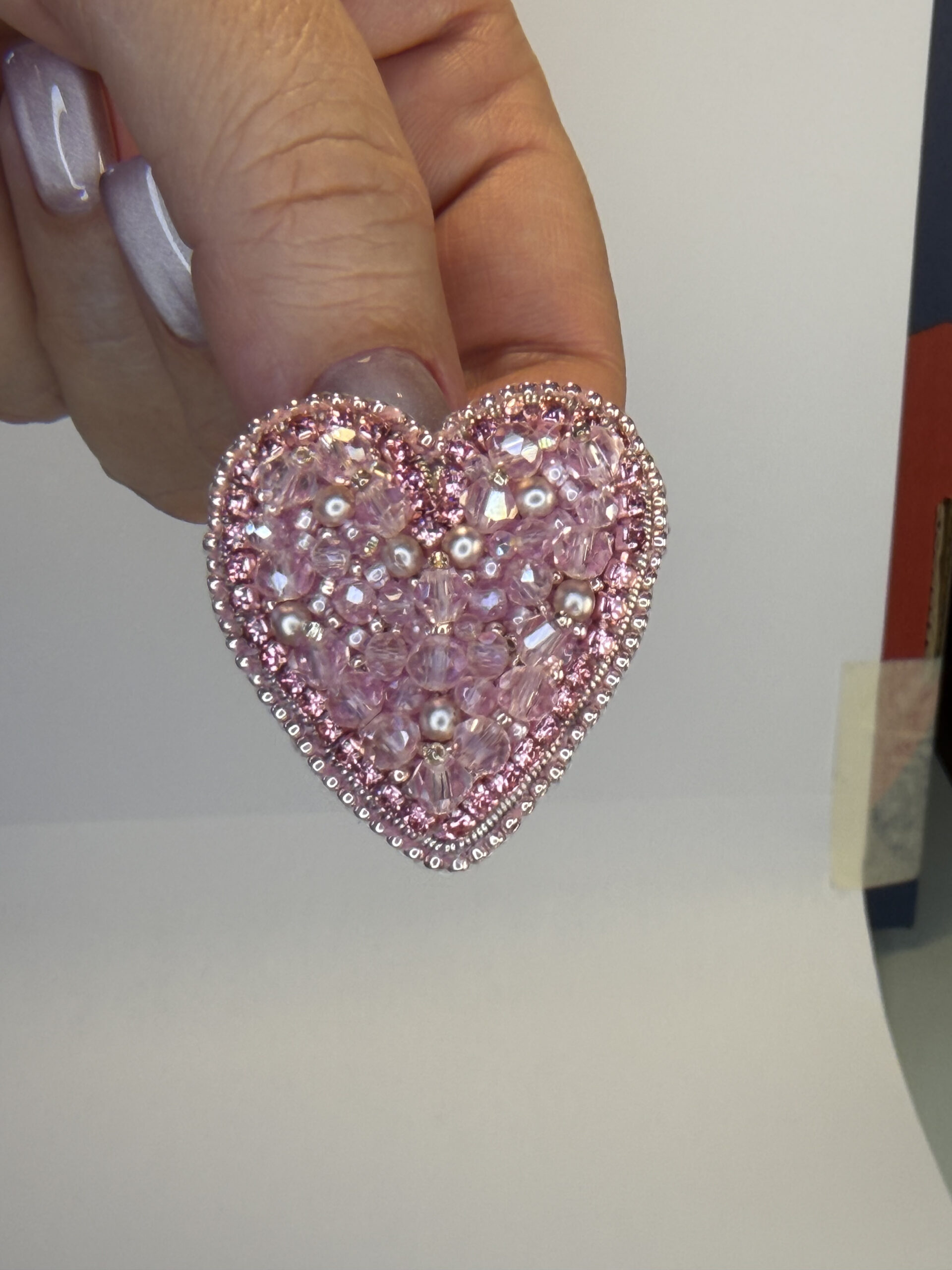 Small Pink Crystal Heart Brooch – Hand Embroidered Beaded Pin with Imitation Pearls — view 3