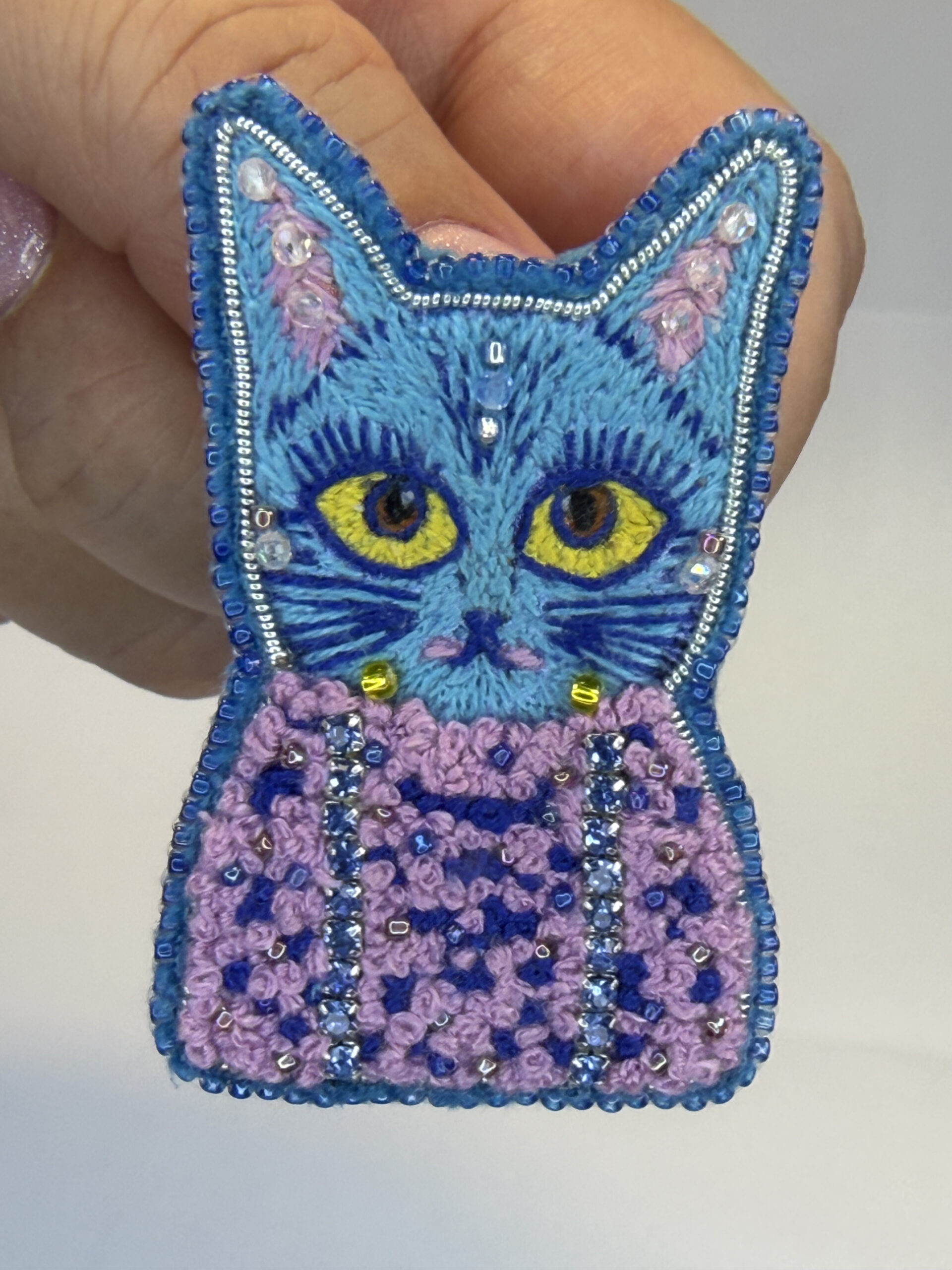 Blue Cat Brooch – Hand Embroidered Satin Stitch Face, Pink Knotted Body Pin — view 3