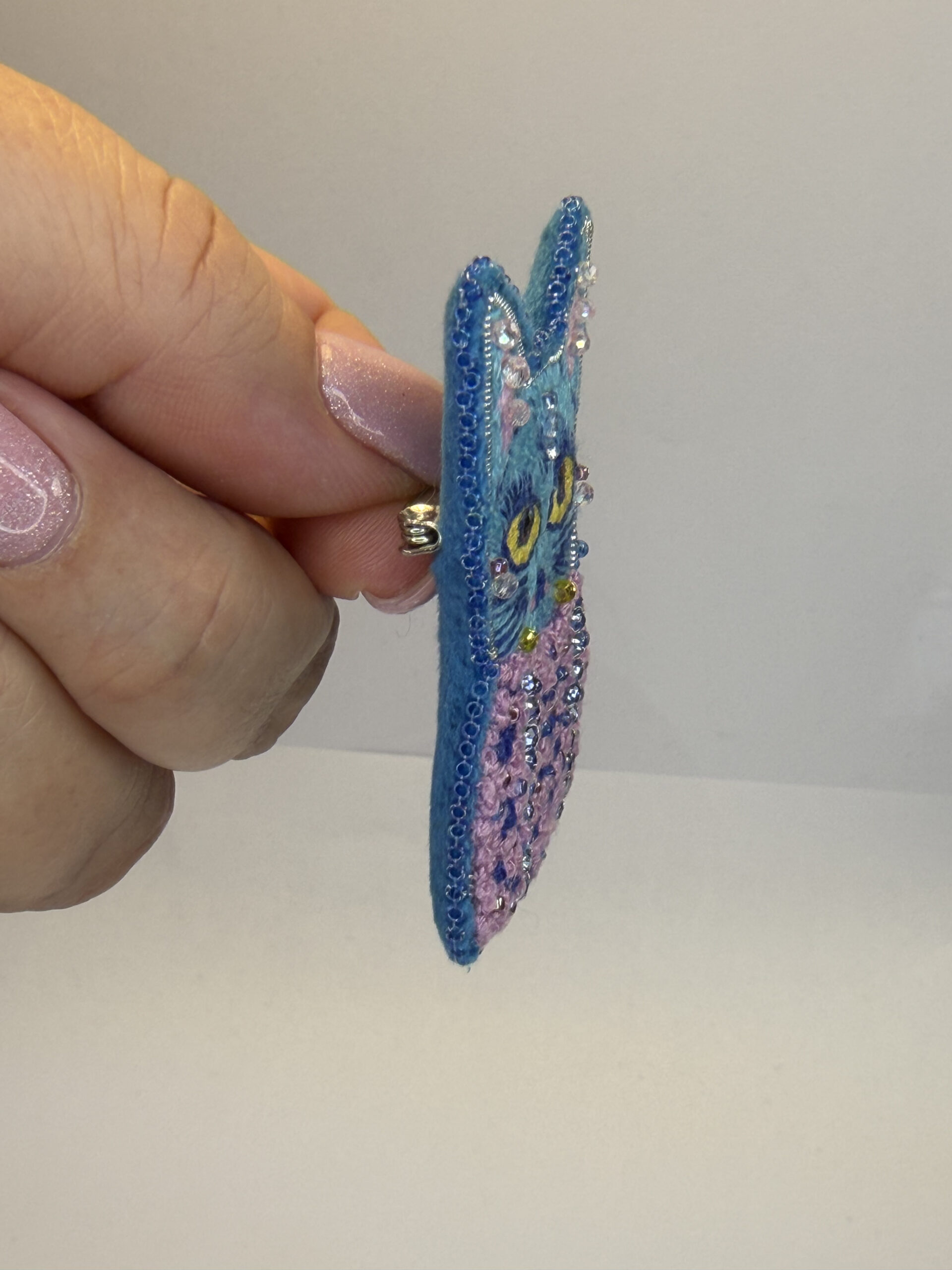 Blue Cat Brooch – Hand Embroidered Satin Stitch Face, Pink Knotted Body Pin — view 4