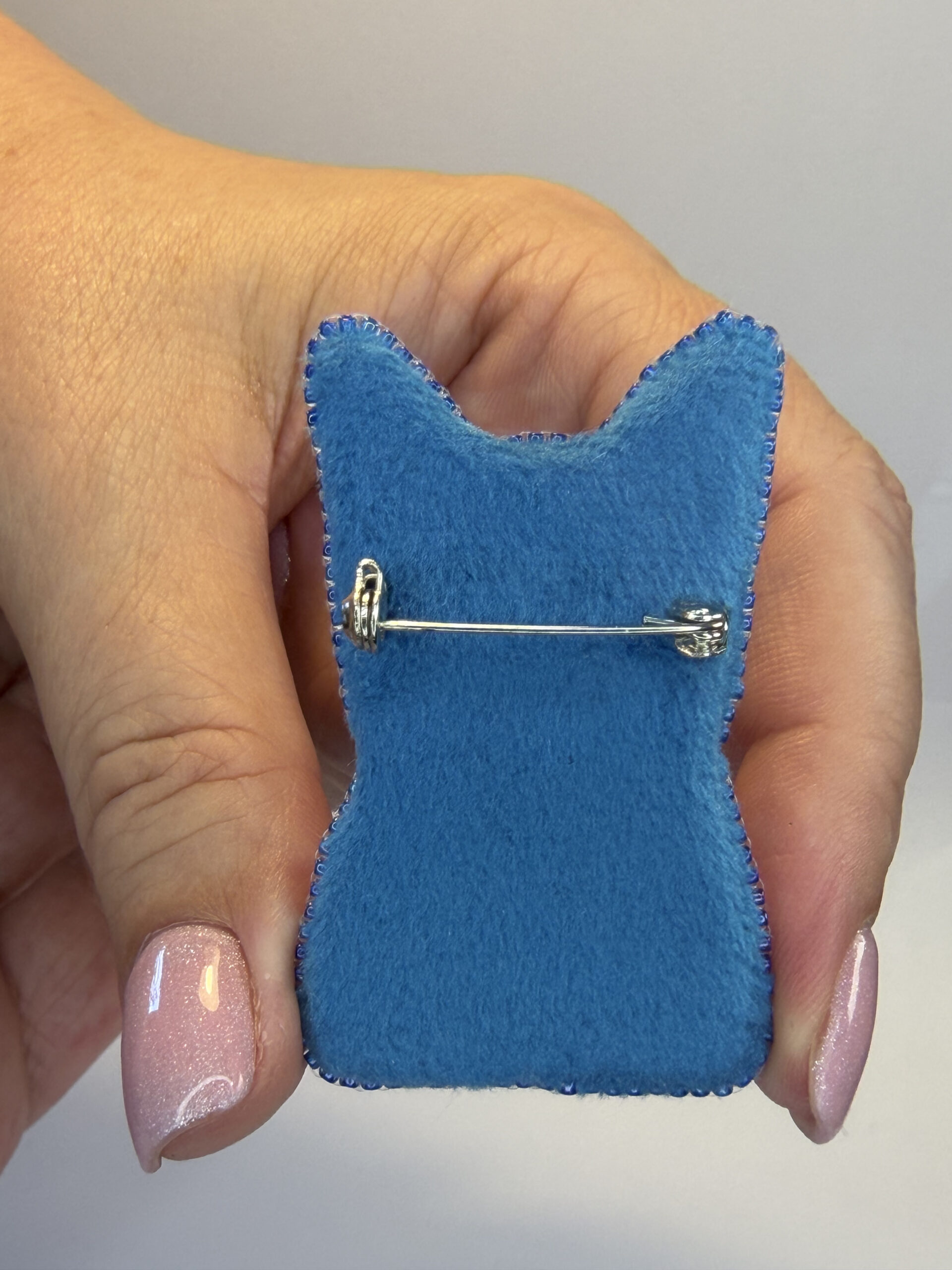 Blue Cat Brooch – Hand Embroidered Satin Stitch Face, Pink Knotted Body Pin — view 5