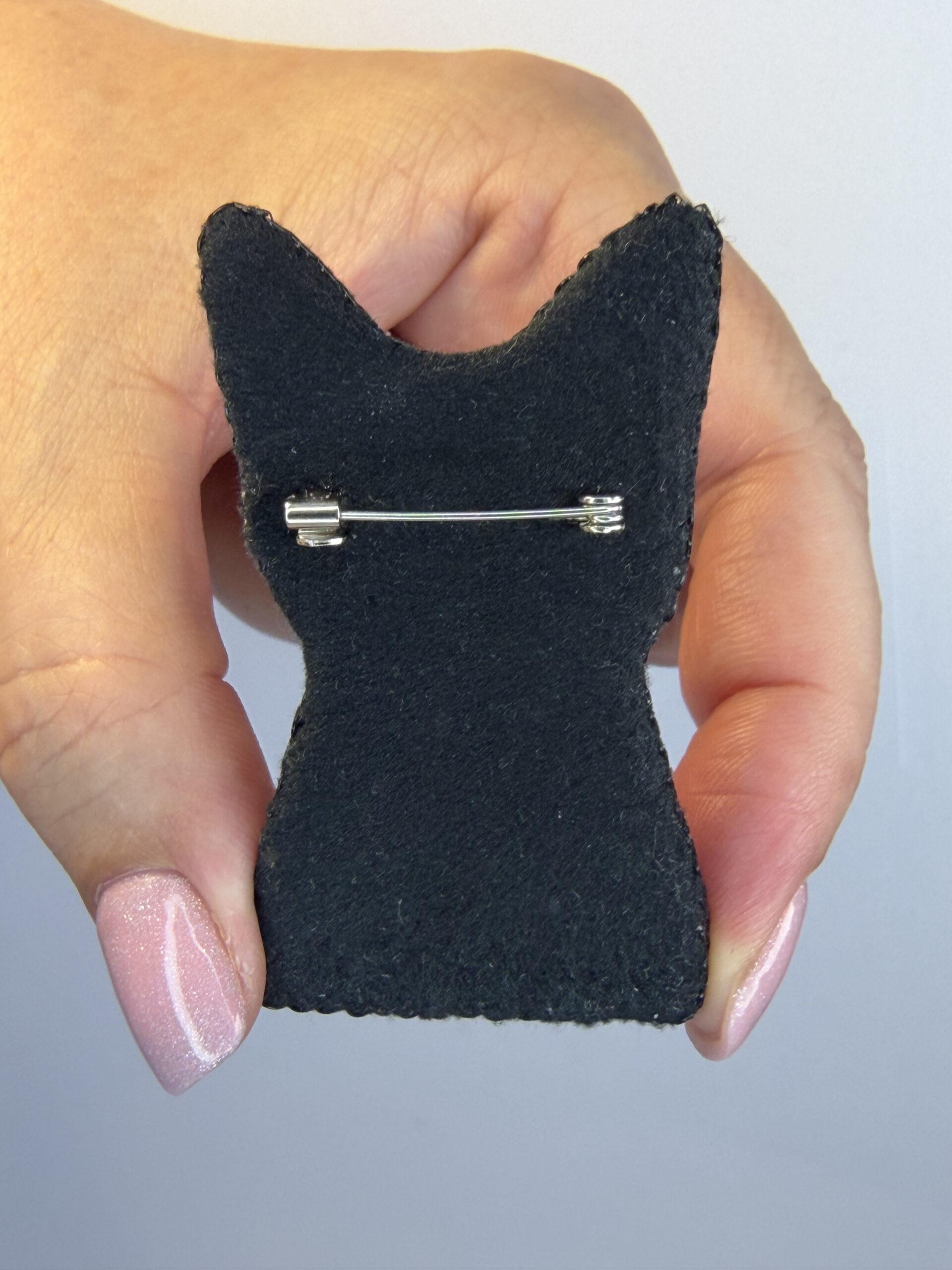 Black Cat Brooch with Red Crystal Flowers – Hand Embroidered Green Eyed Pin — view 6