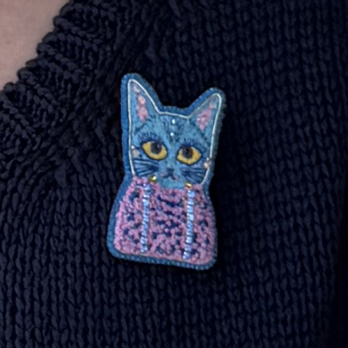 Blue Cat Brooch – Hand Embroidered Satin Stitch Face, Pink Knotted Body Pin — view 10