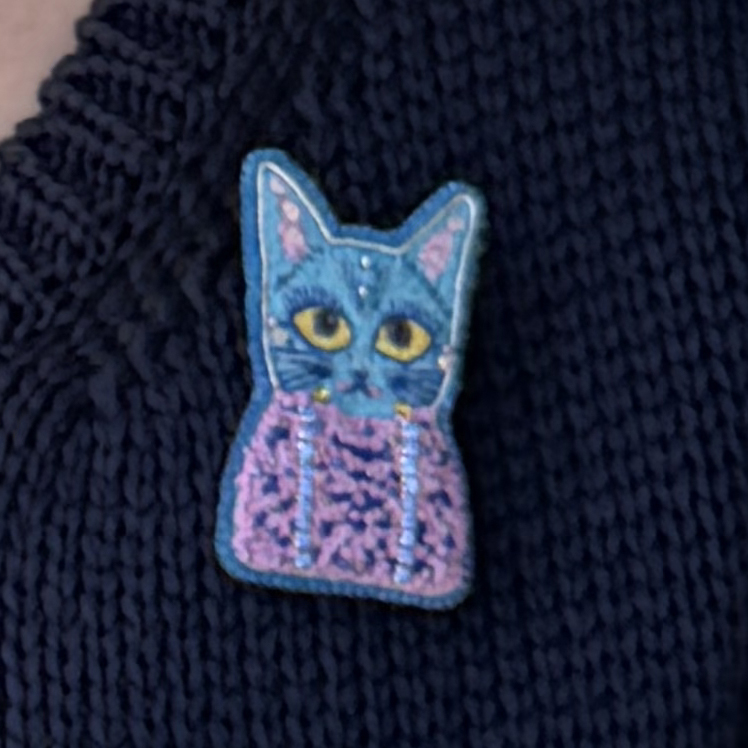 Blue Cat Brooch – Hand Embroidered Satin Stitch Face, Pink Knotted Body Pin — view 11