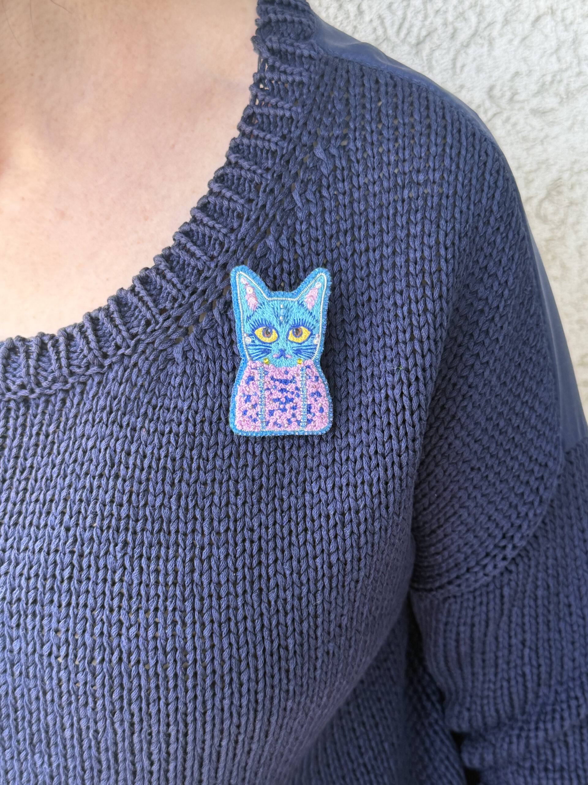 Blue Cat Brooch – Hand Embroidered Satin Stitch Face, Pink Knotted Body Pin — view 12