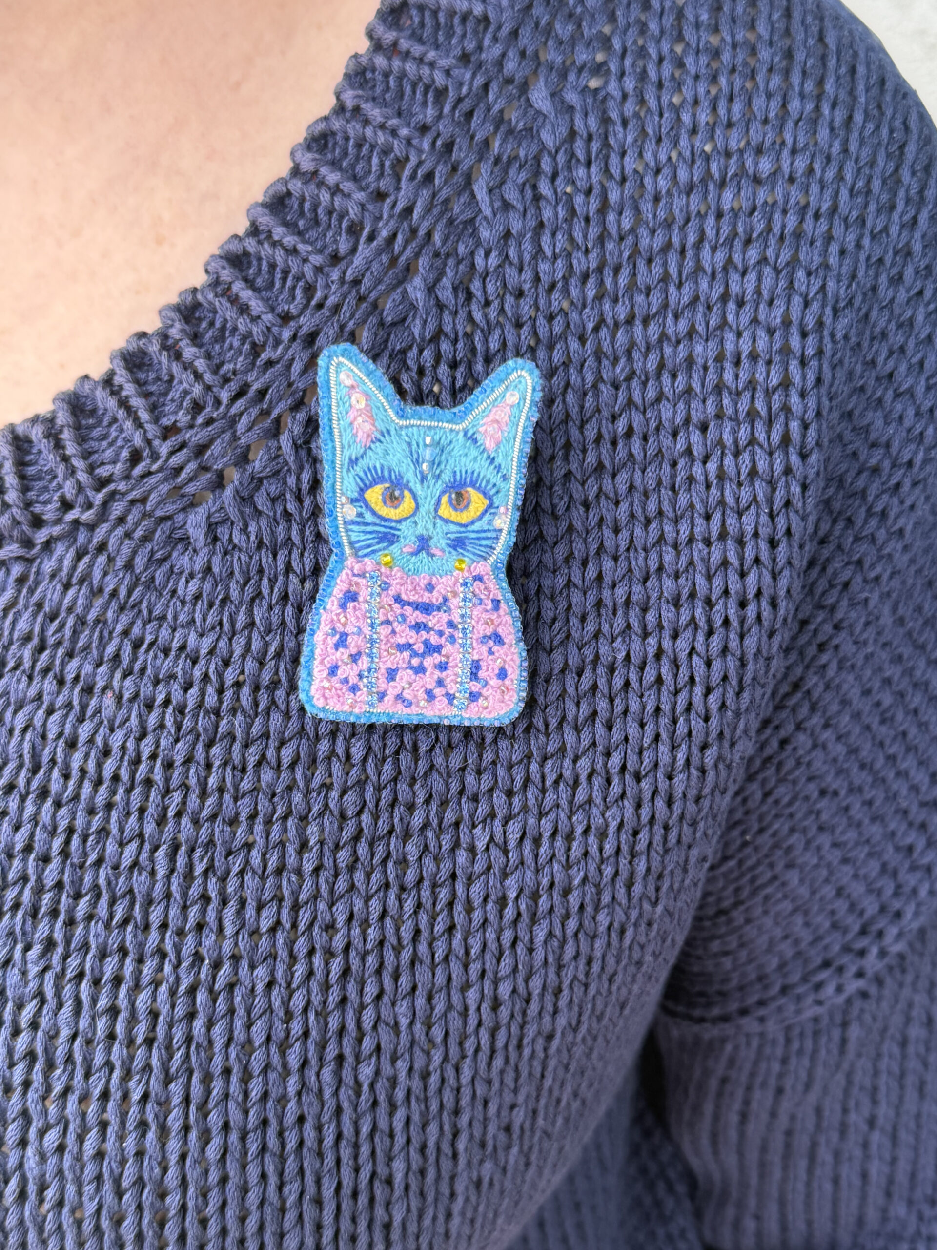 Blue Cat Brooch – Hand Embroidered Satin Stitch Face, Pink Knotted Body Pin — view 13