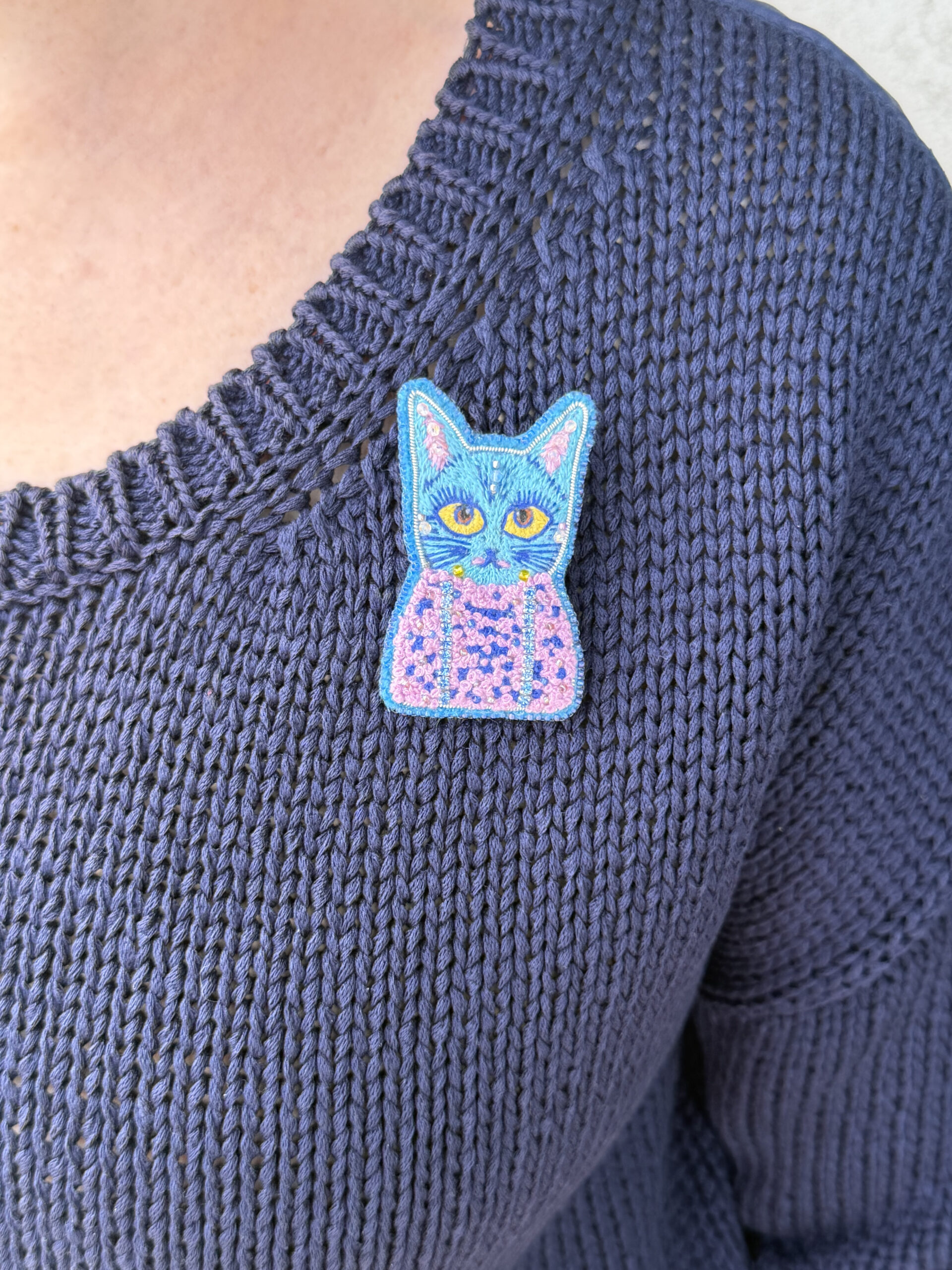 Blue Cat Brooch – Hand Embroidered Satin Stitch Face, Pink Knotted Body Pin — view 15