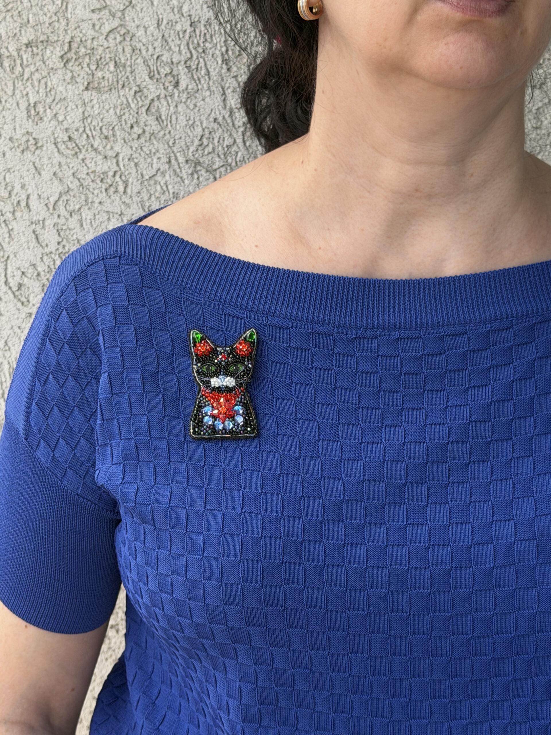 Black Cat Brooch with Red Crystal Flowers – Hand Embroidered Green Eyed Pin — view 9