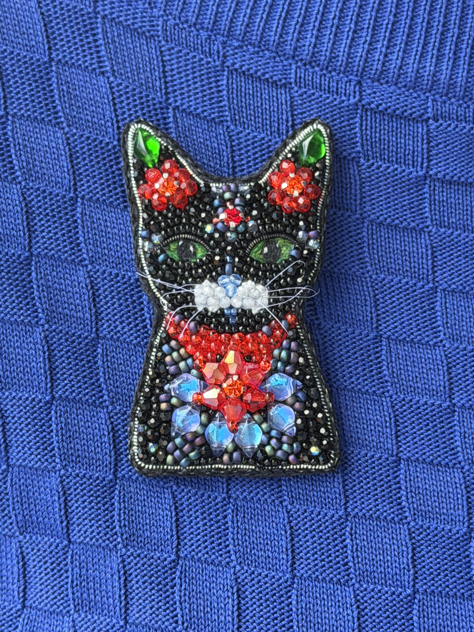 Black Cat Brooch with Red Crystal Flowers – Hand Embroidered Green Eyed Pin — view 12