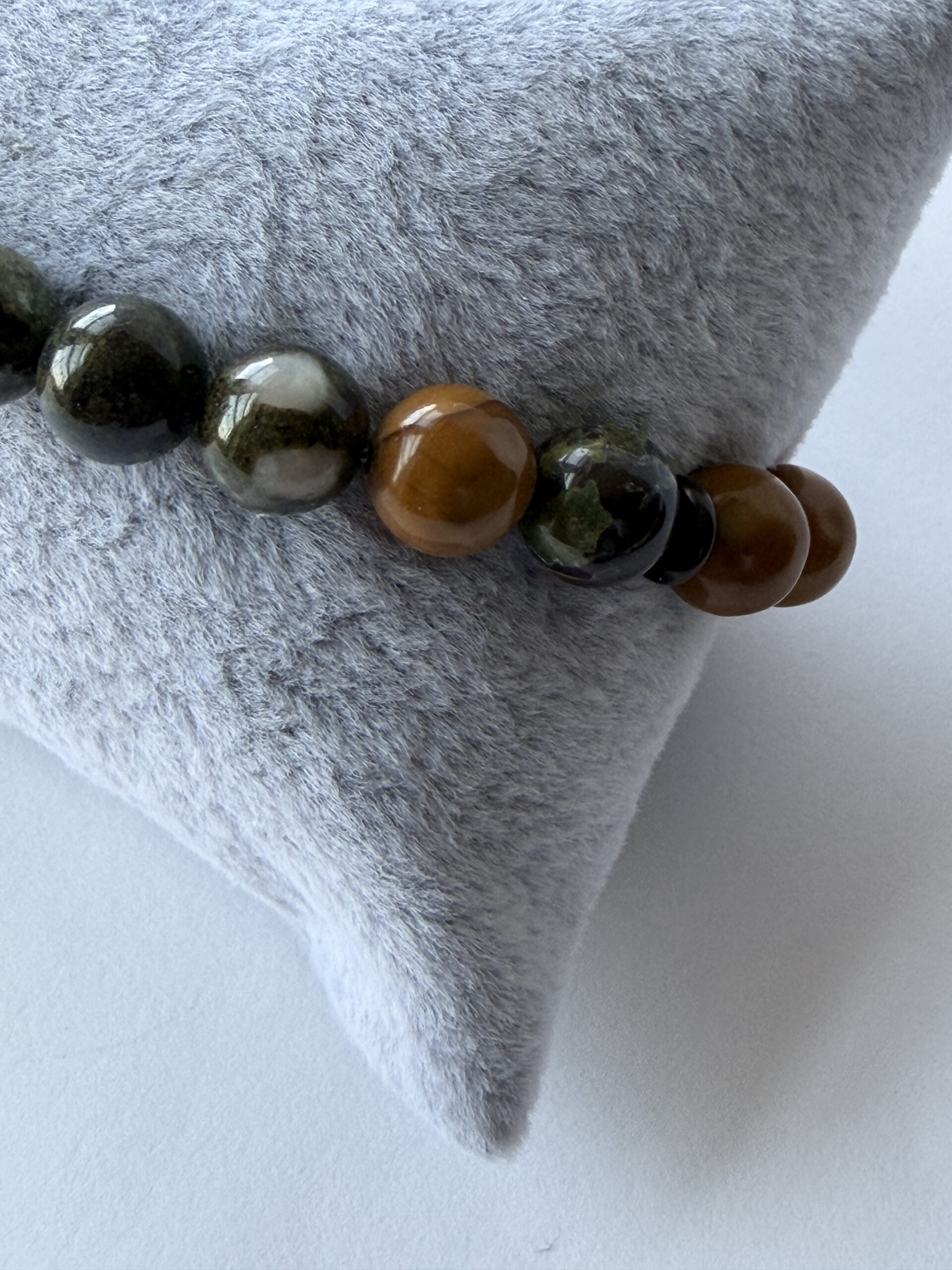 Wood Jasper and Dragon Blood Jasper Bracelet for Men, 8 mm Stretch Beads — view 6