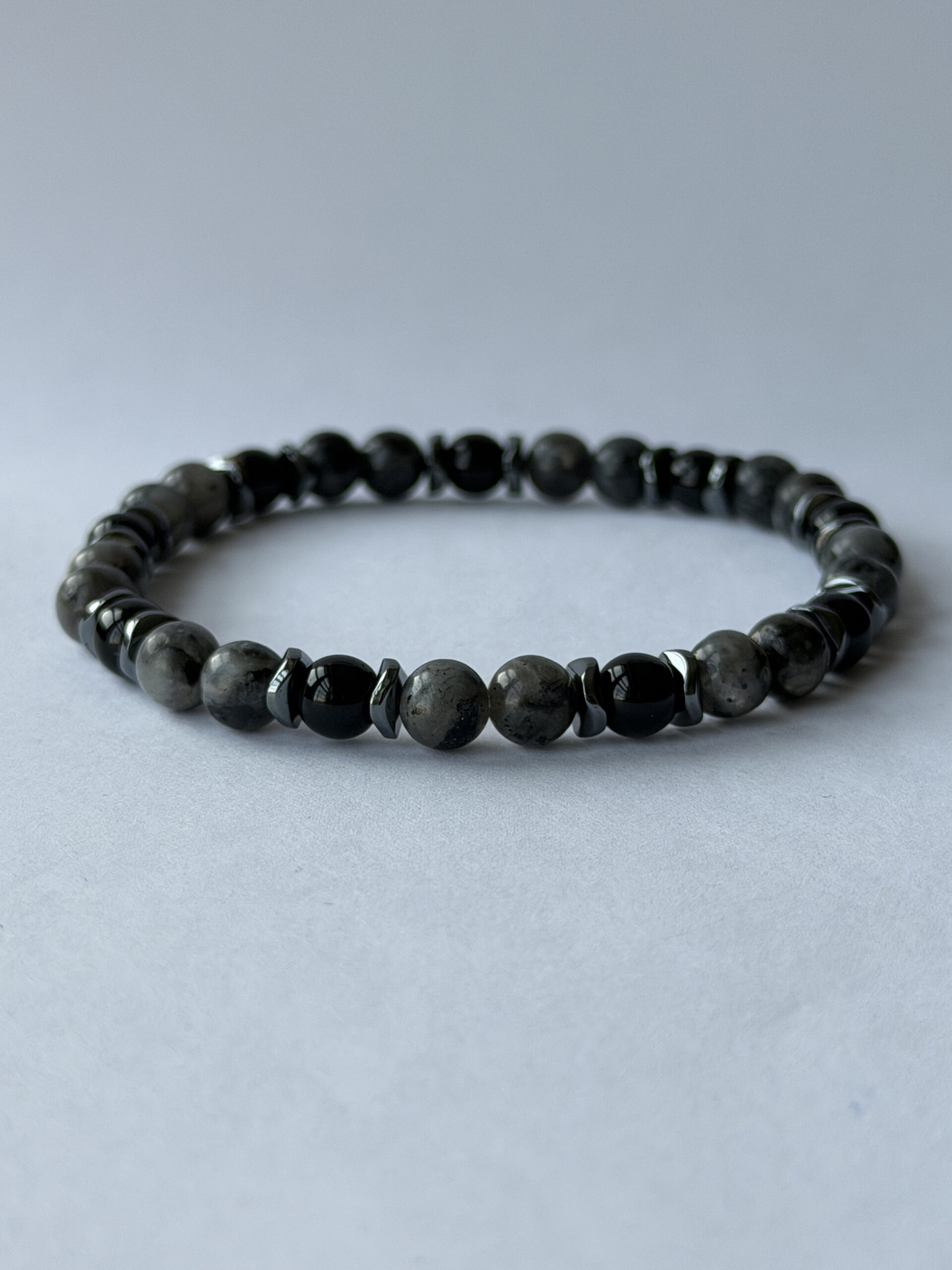Grey Labradorite and Black Onyx Stretch Bracelet for Men with Hematite Spacers — view 2