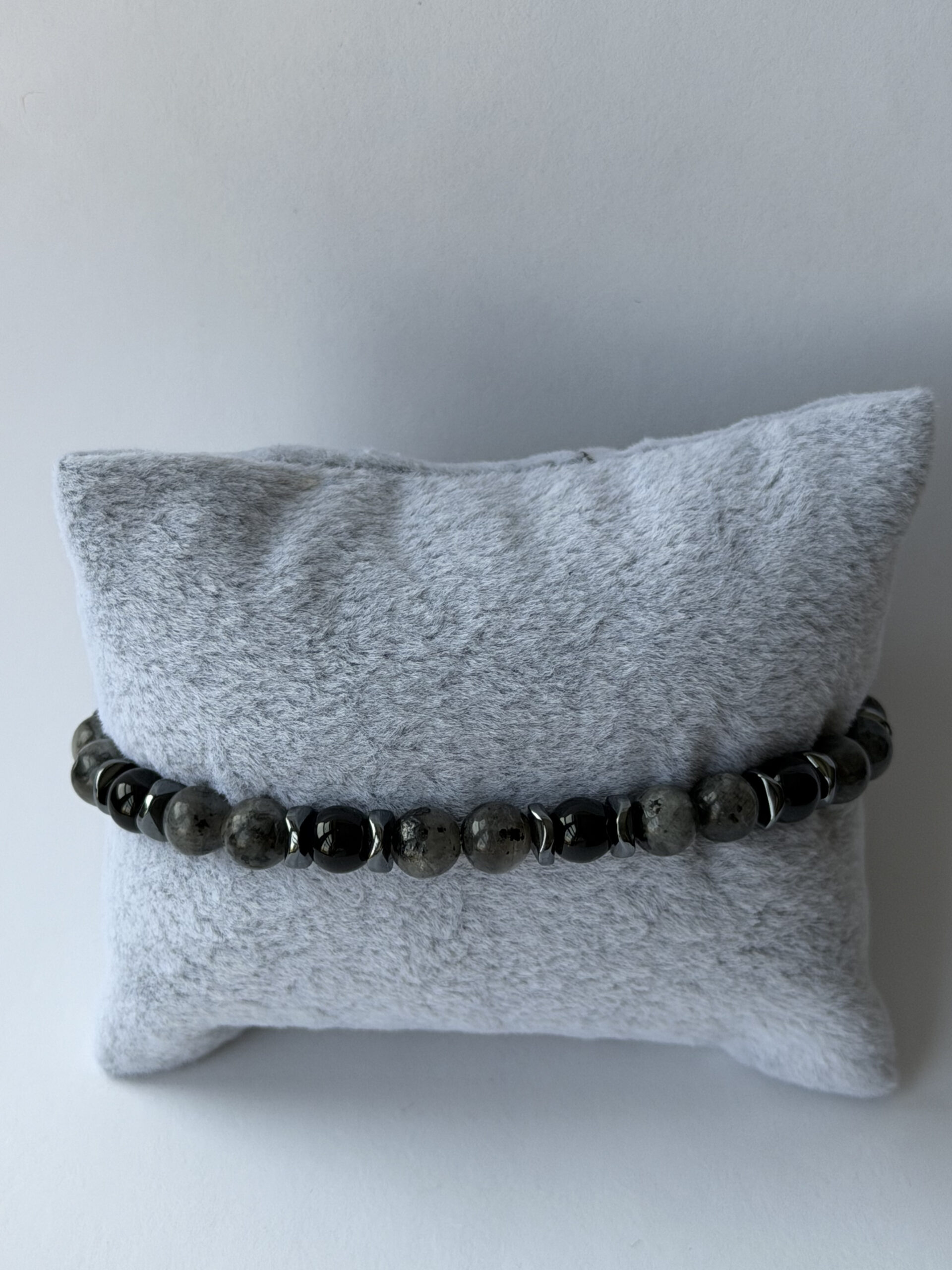 Grey Labradorite and Black Onyx Stretch Bracelet for Men with Hematite Spacers — view 5