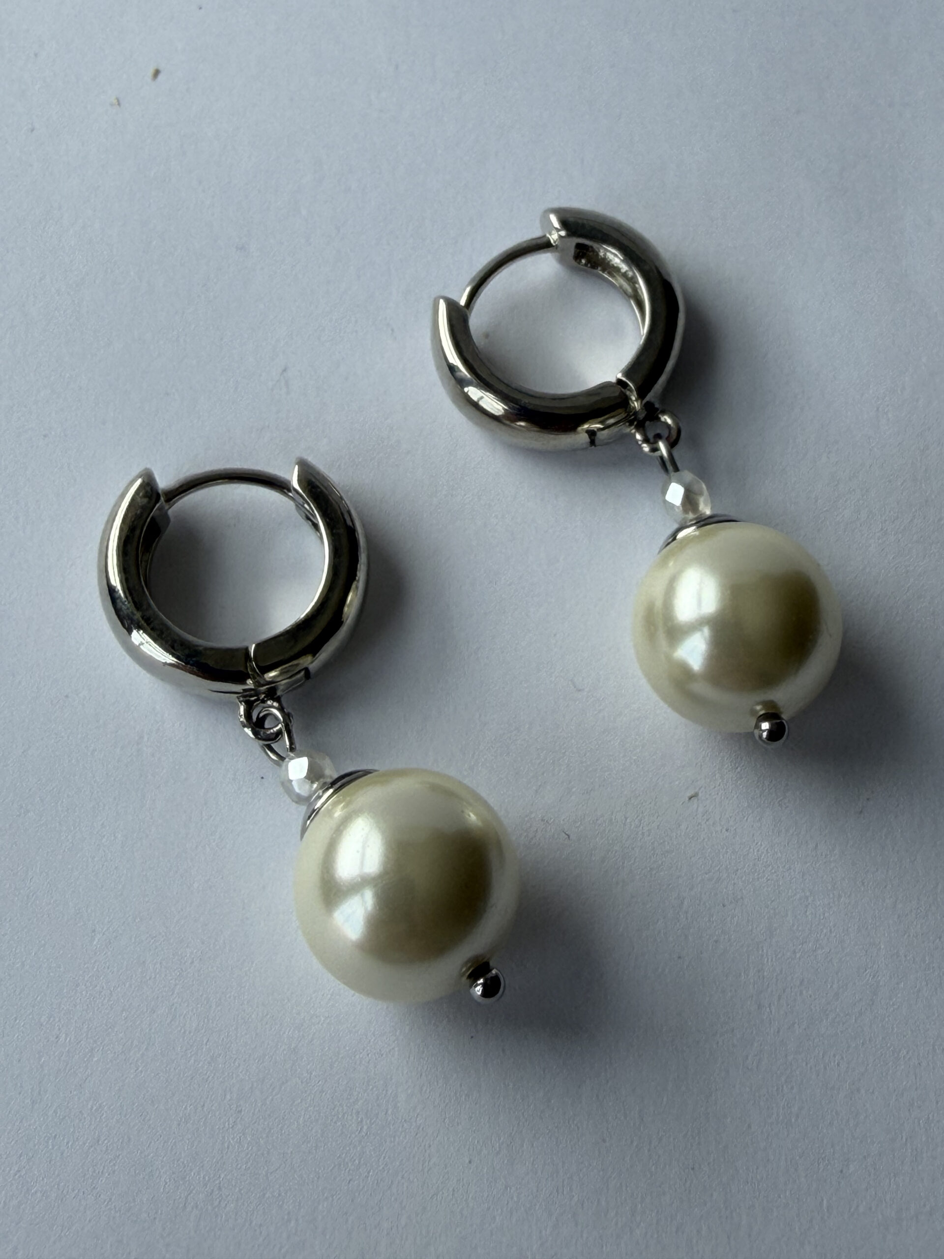 Chunky Silver-Tone Hoop Earrings with Pearl Drop – Polished Hinged Hoops, Short Dangle — view 2